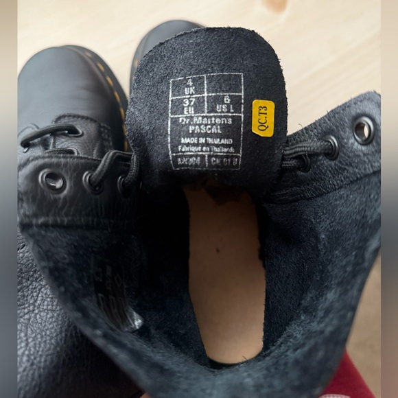 Dr Martens Pascal 1460 Virginia Leather Boots - Picture 5 of 5